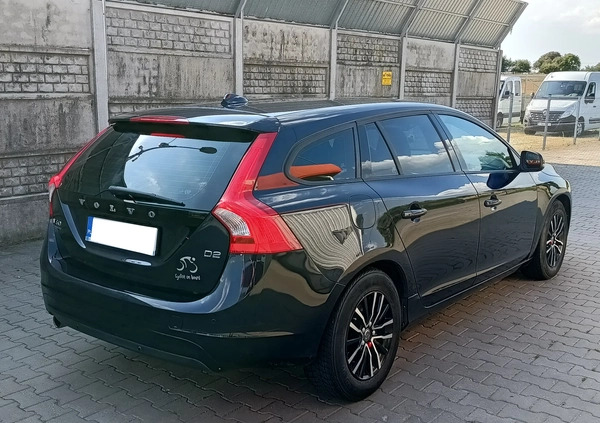 Volvo V60 cena 63900 przebieg: 96000, rok produkcji 2017 z Tarnów małe 106